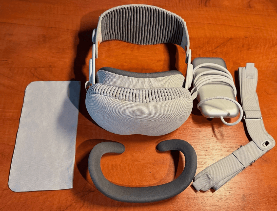 Apple Vision Pro (256GB) in Excellent Condition - Full Kit with Original Box & Accessories - Image 1