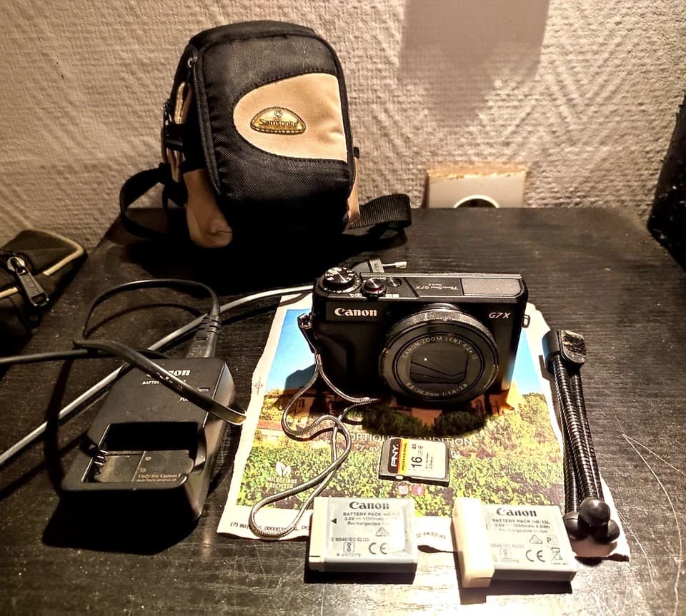 Canon G7 X Mark II 20.1MP – Extra Batteries & Accessories - Image 1