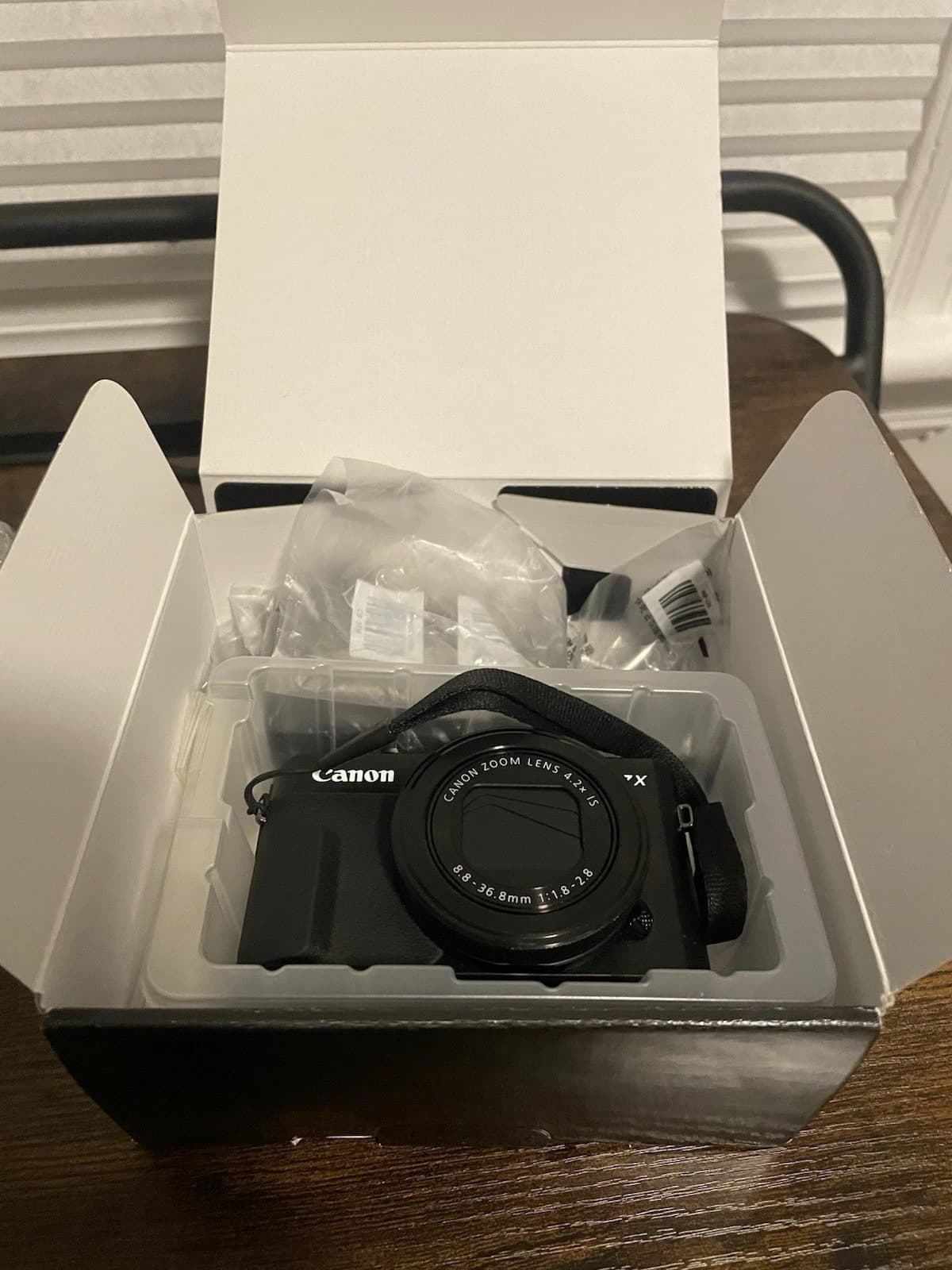 Canon PowerShot G7 X Mark II 20.1MP Compact Camera - Image 1