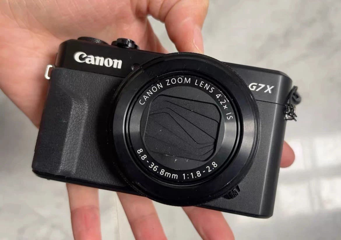 Canon PowerShot G7 X Mark II 4.2x Optical Zoom Black Compact Camera - Image 1