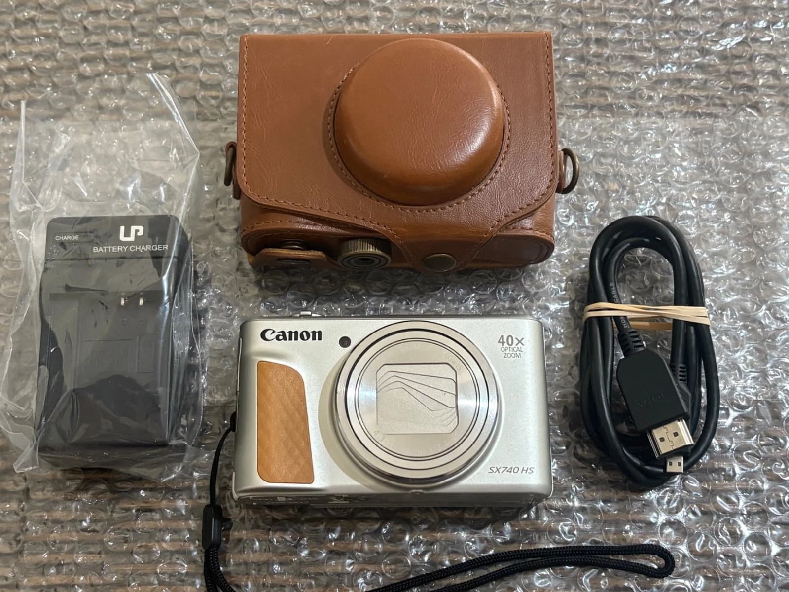 Canon PowerShot SX740 HS 20.3 4K Compact Digital Camera w/ Case,Charger,Nice - Image 1