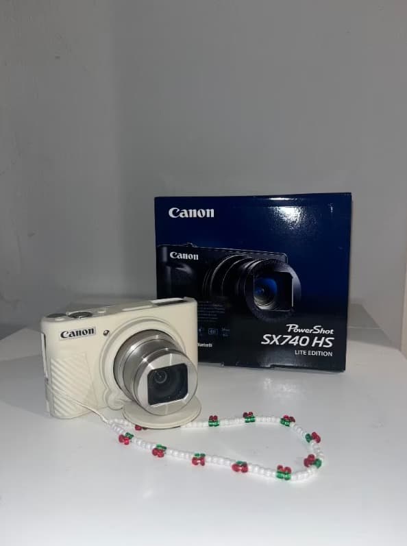 Canon PowerShot SX740 HS Silver - Image 1