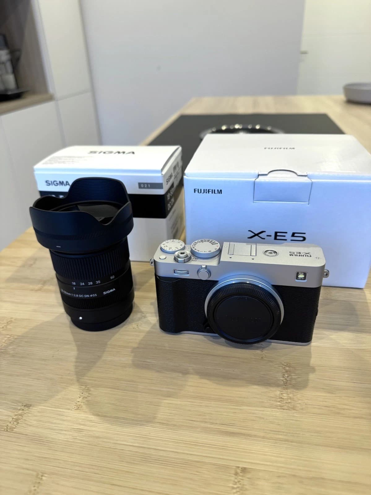 Fuji Fujifilm X-E5 + Sigma 18-50 2.8 NEW Condition - Image 1